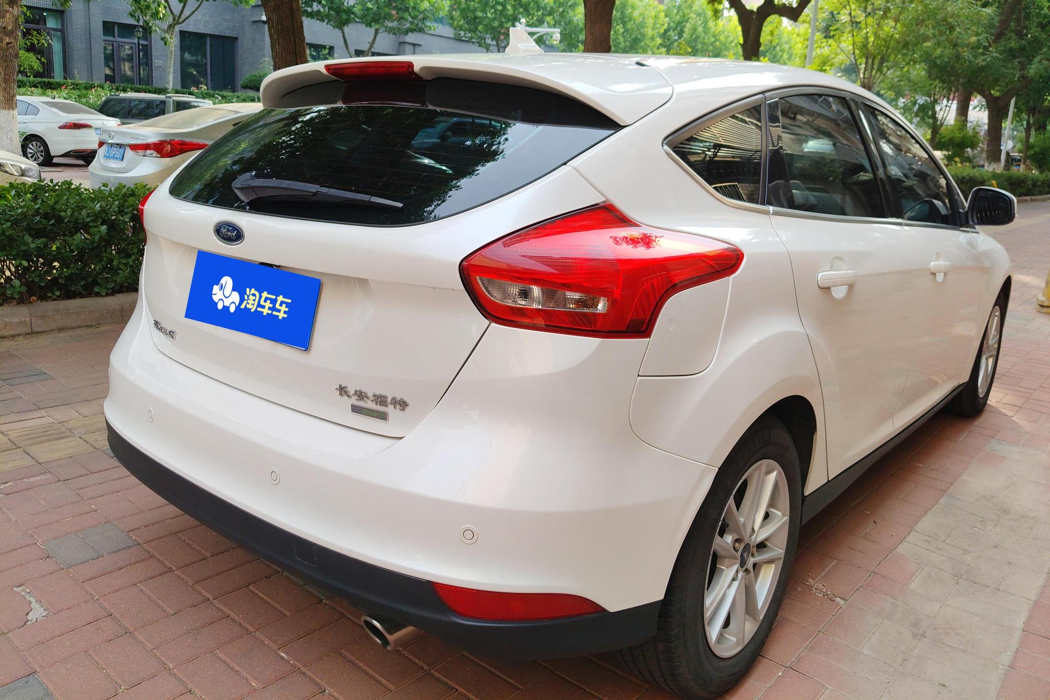Ford Focus 2018 EcoBoost 180 AT Elite