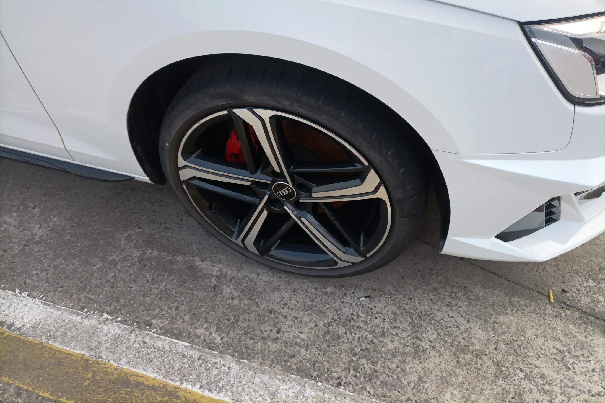 Audi A4L id 4439391 из Китая 15