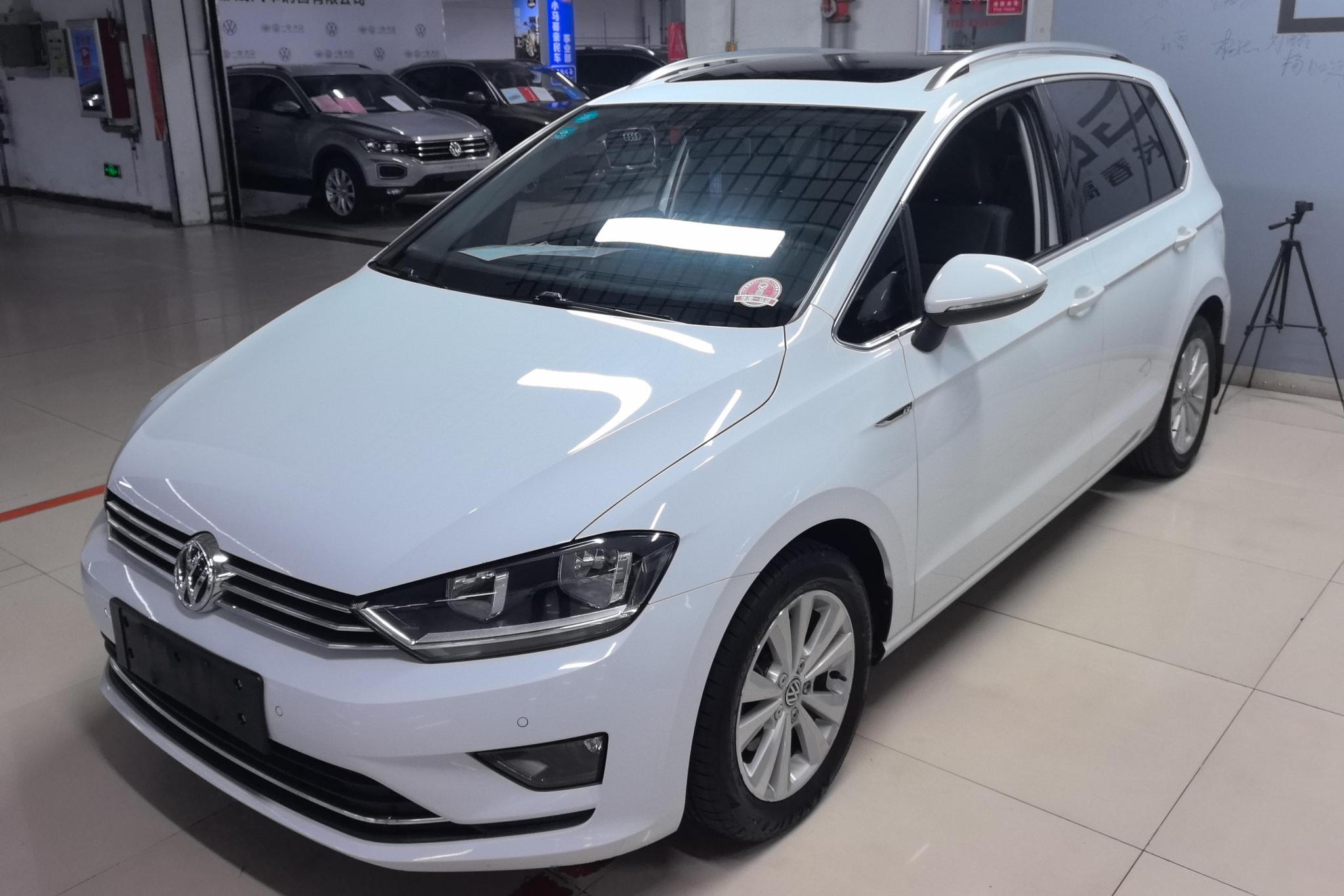 Volkswagen Golf·
