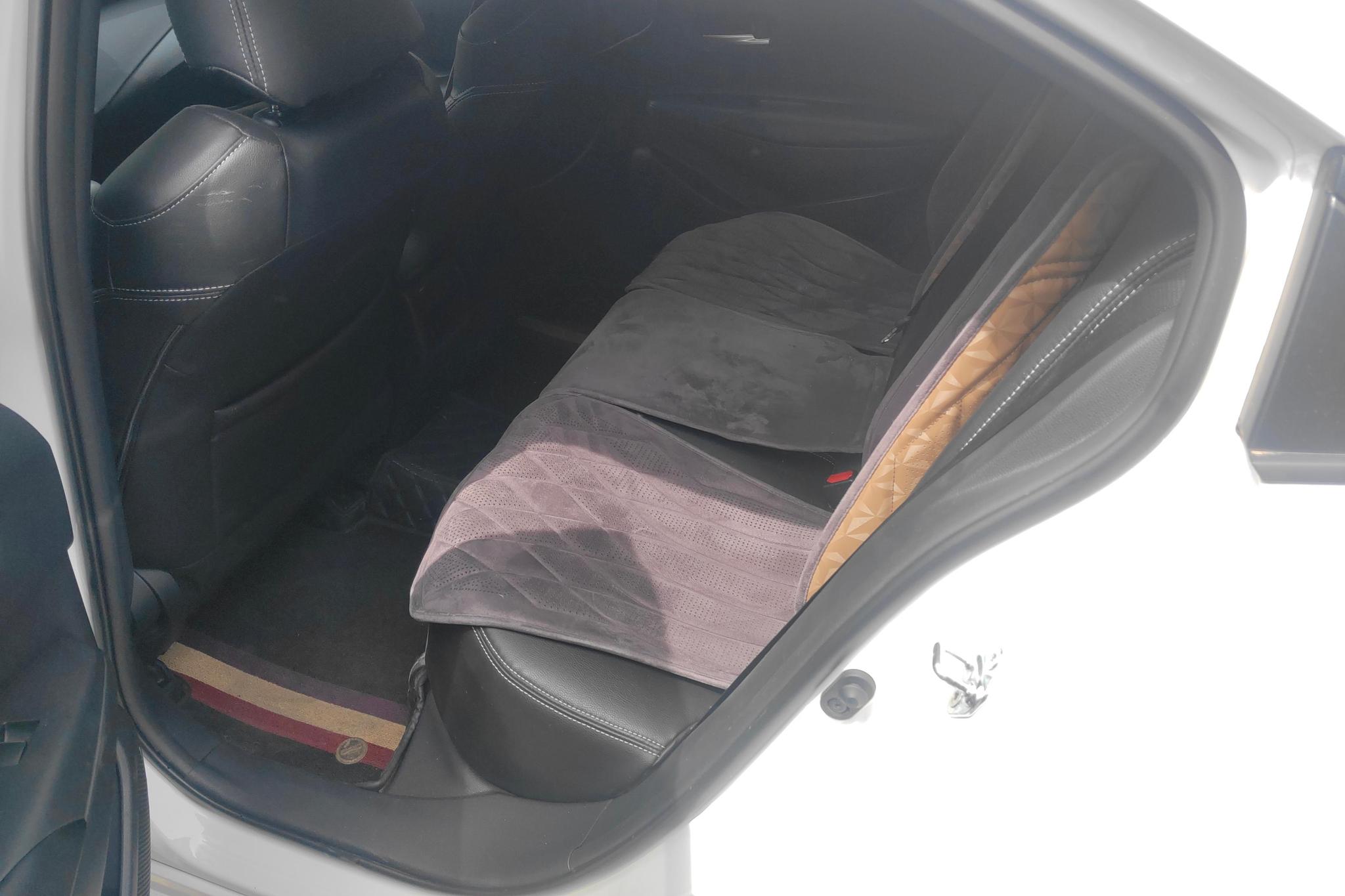 Toyota Corolla id 4453848 из Китая 17