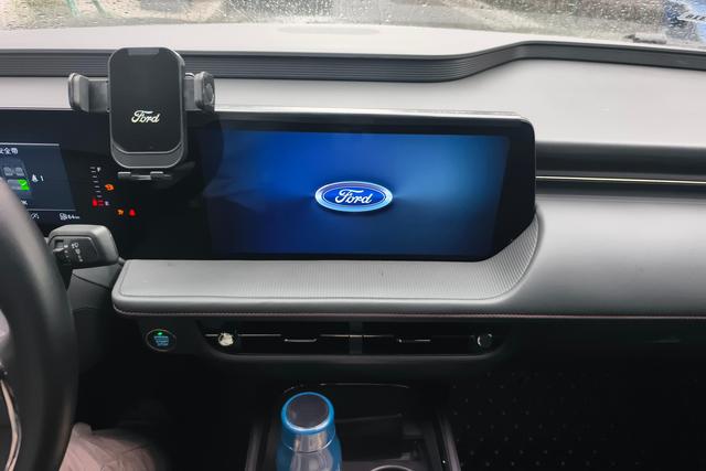 2023 Ford Mondeo thumbnail 4