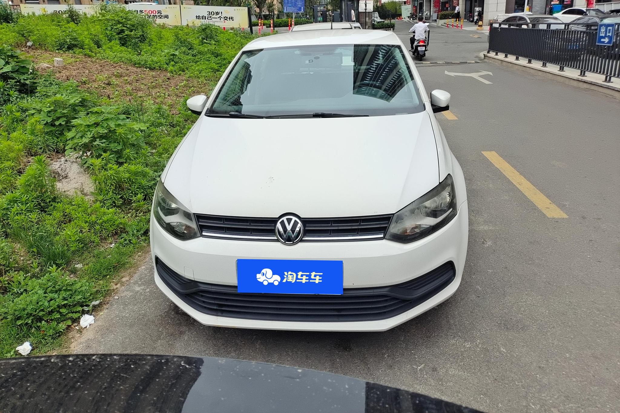 Volkswagen Polo 2014 1.4L MT