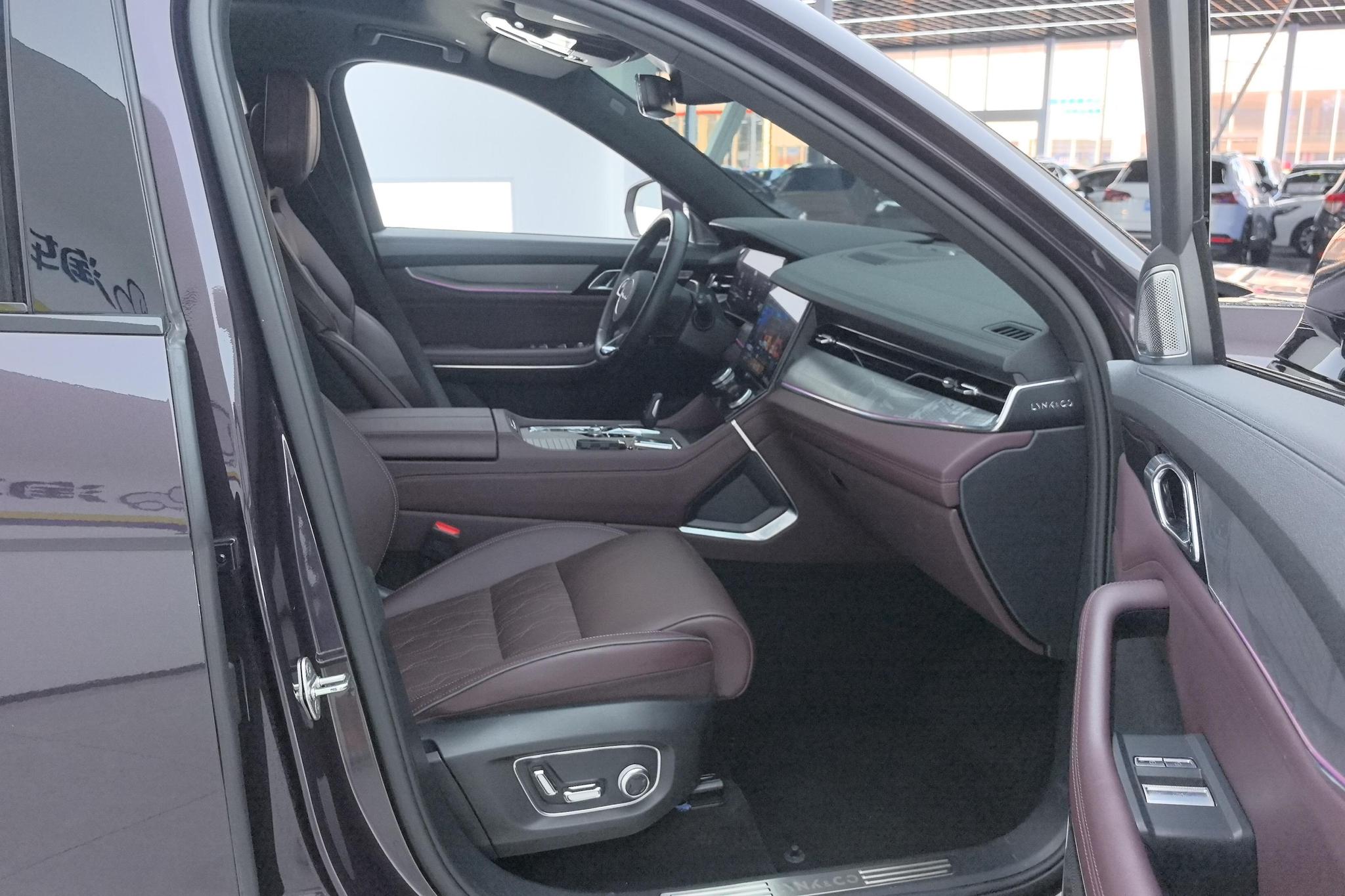 Lynk & Co 09 EM-P 2021 2.0TD местUltra
