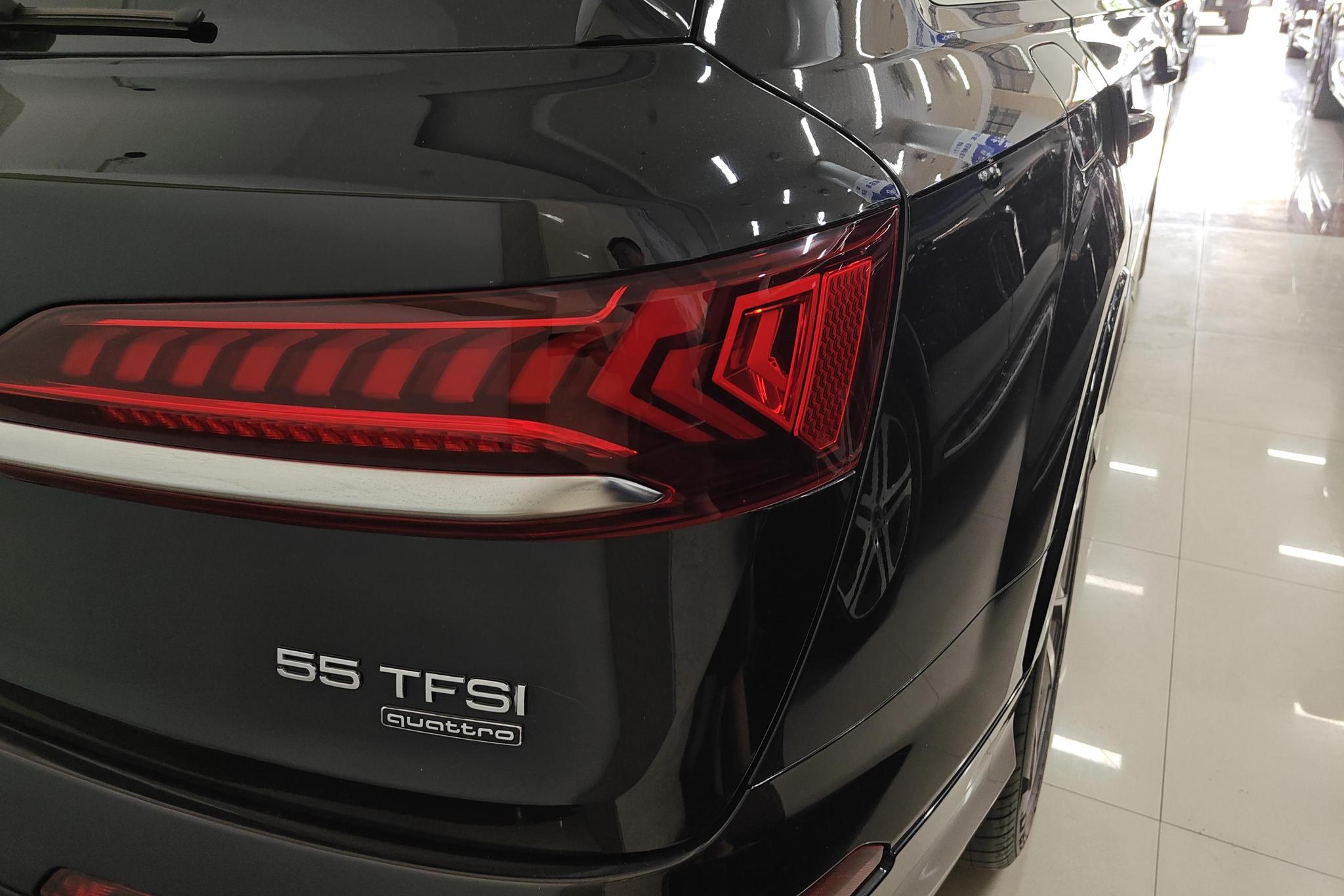 Audi Q7 2023 55 TFSI quattro S line Sport