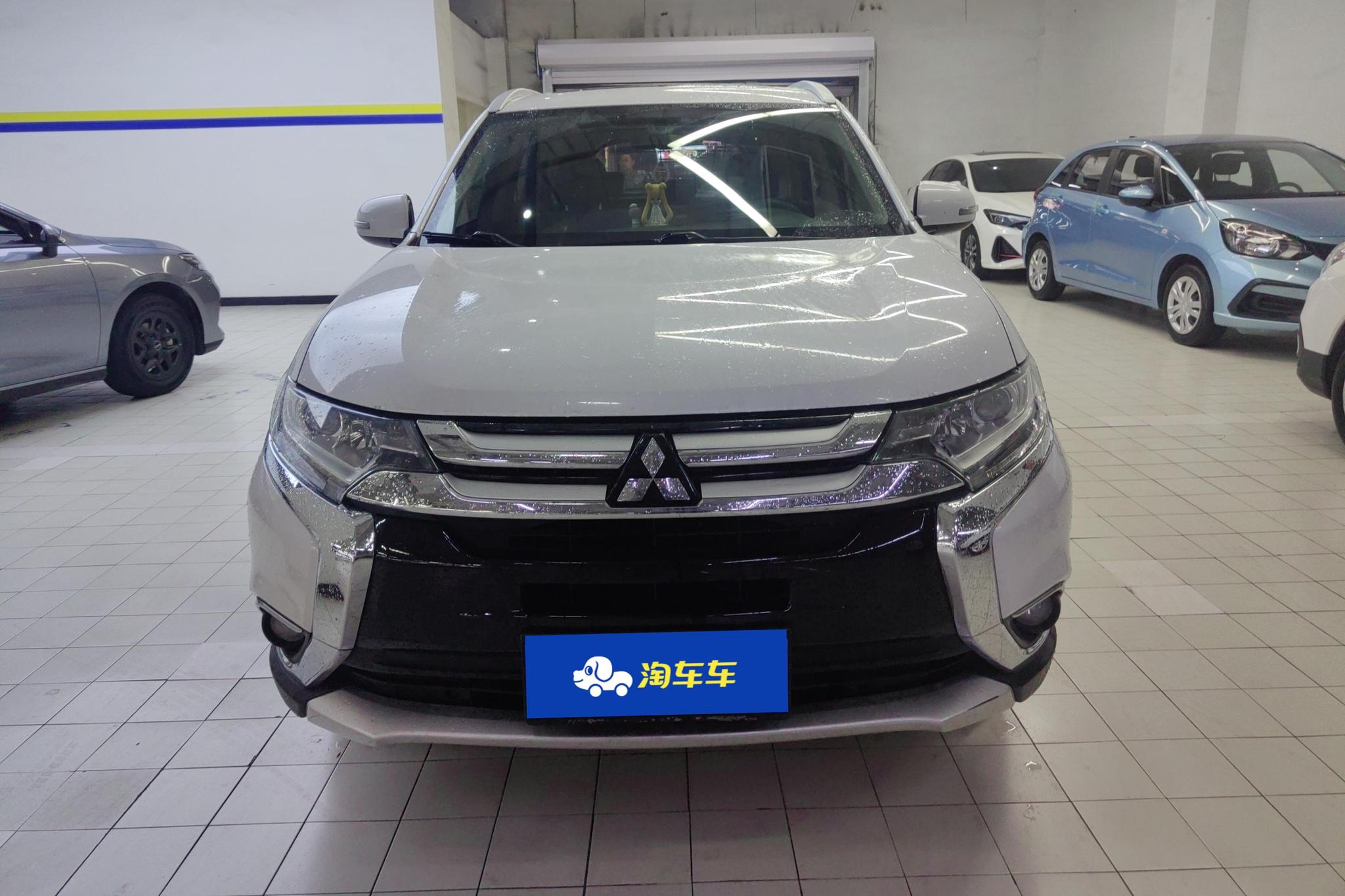 Mitsubishi Outlander 2018 2.0L 5 мест