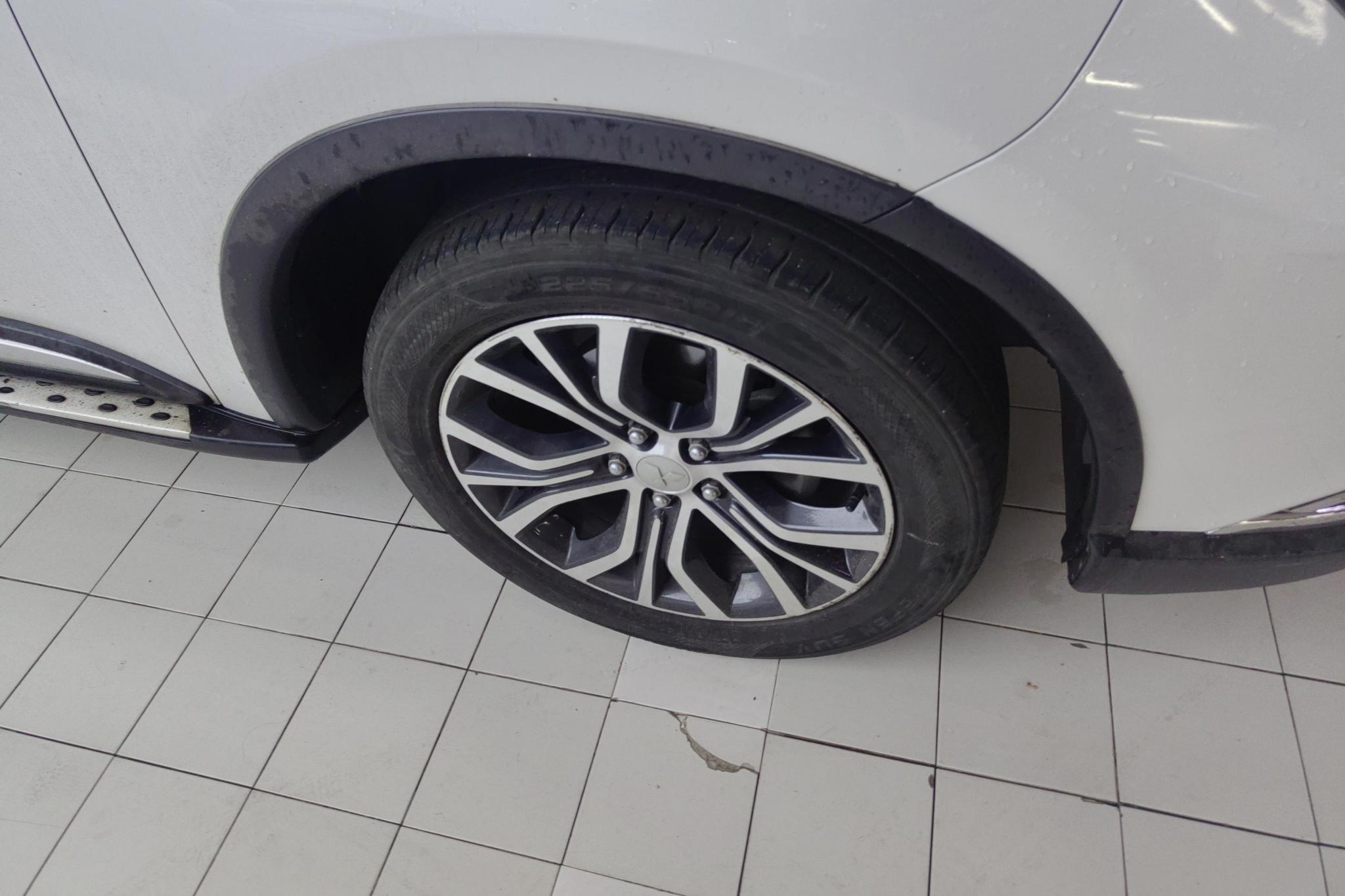 Mitsubishi Outlander 2018 2.0L 5 мест