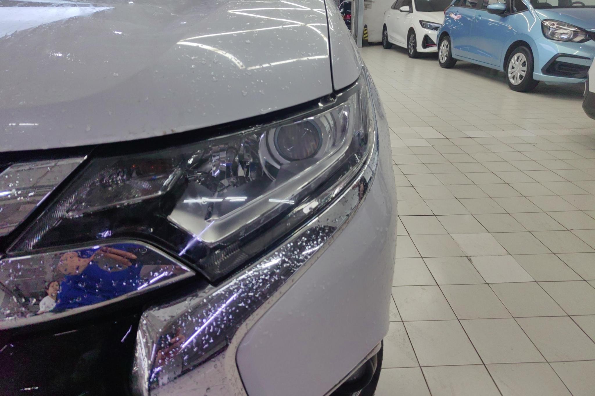 Mitsubishi Outlander 2018 2.0L 5 мест