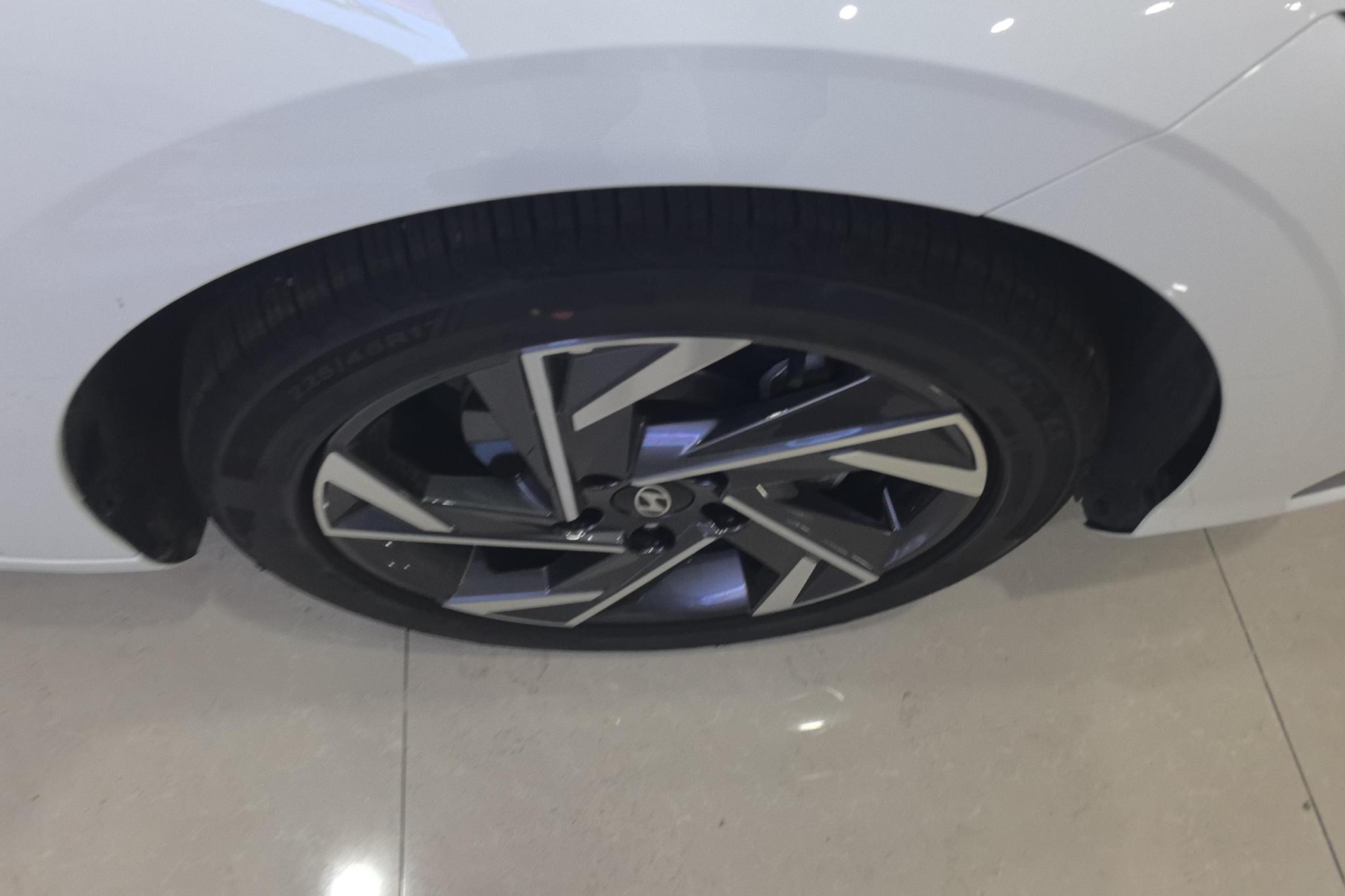 Hyundai Elantra 2023 1.5L CVT GLX Elite