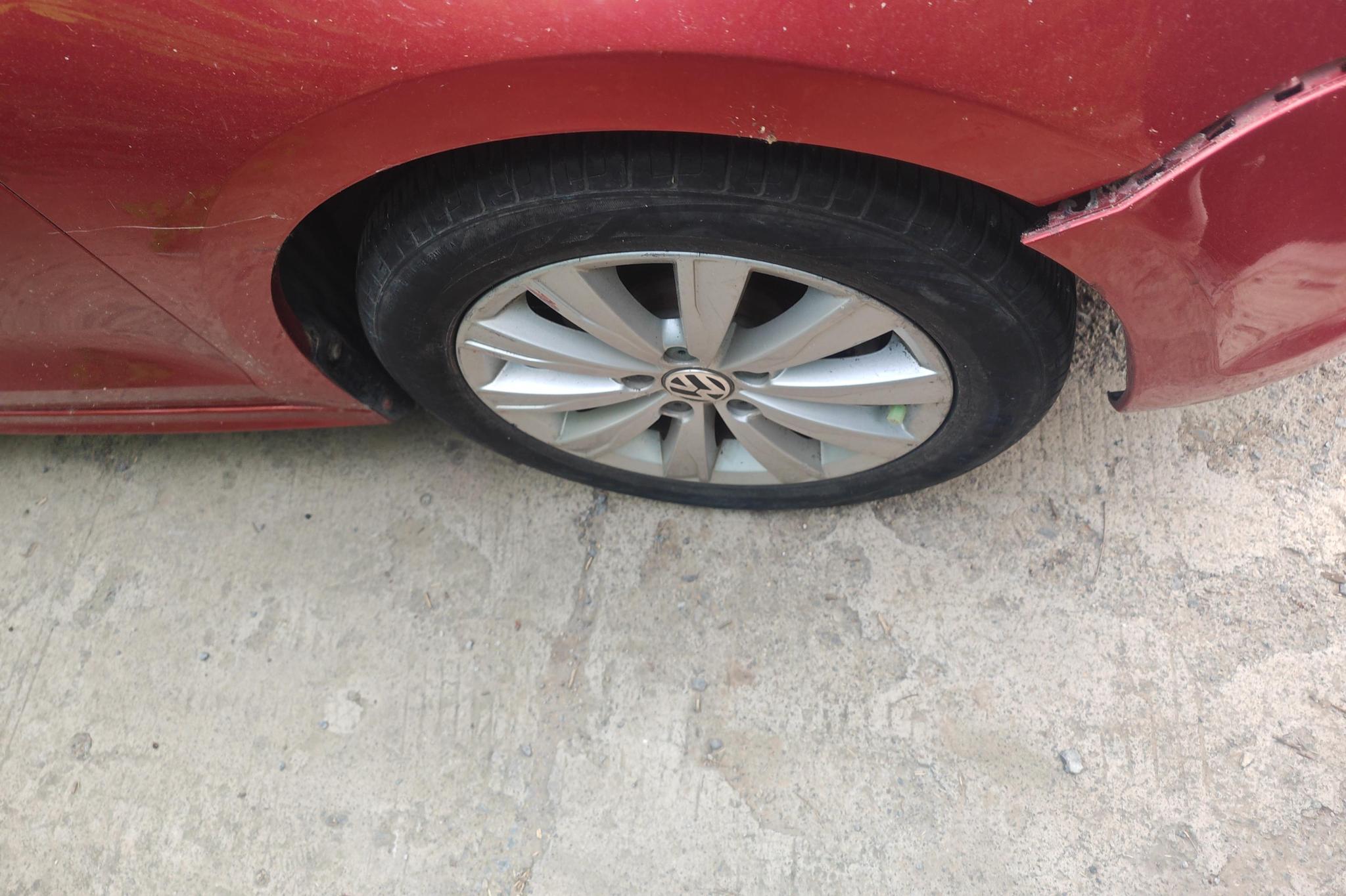 Volkswagen Sagitar 2014 1.6L AT Comfort
