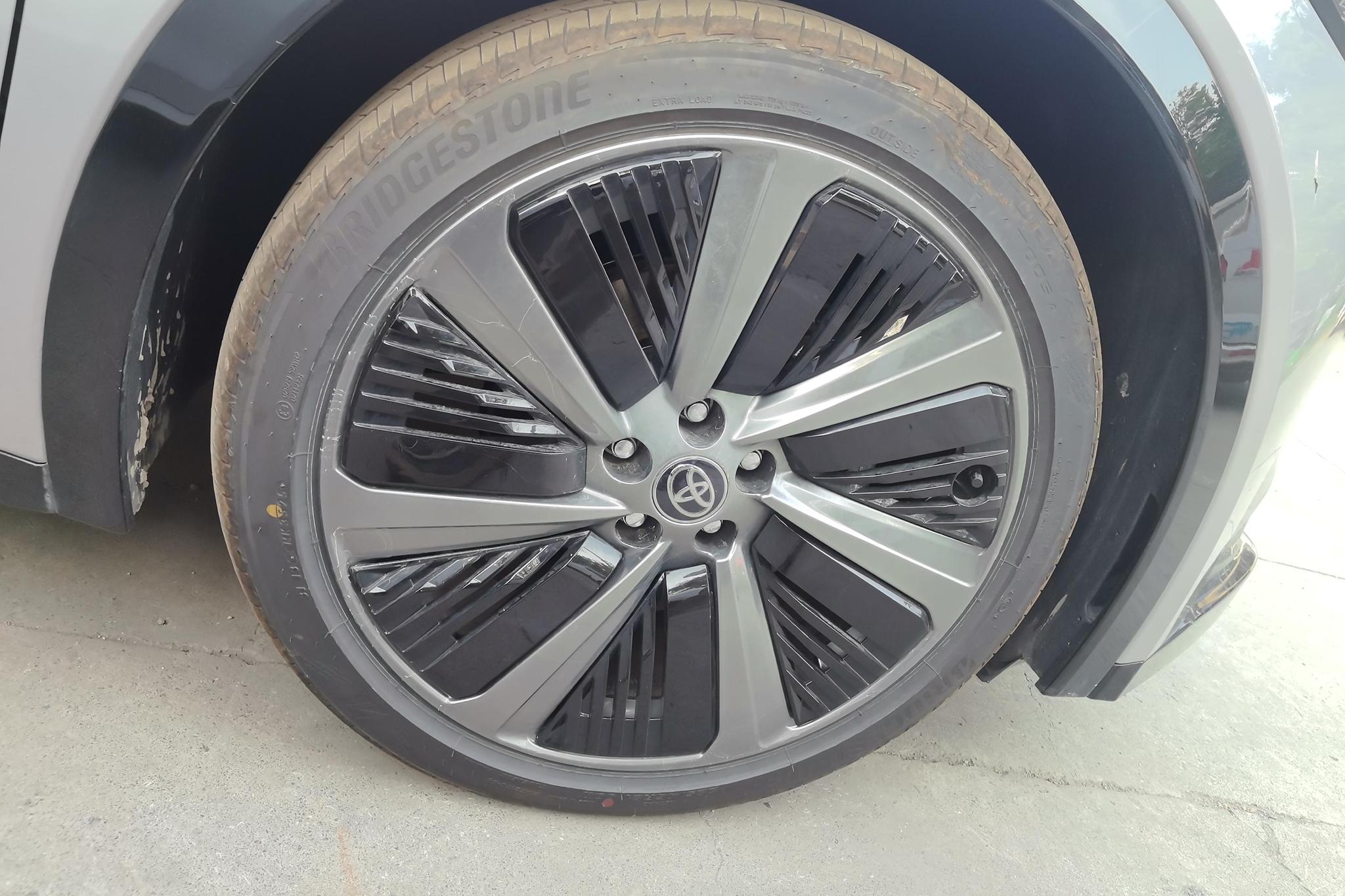 Toyota bZ5 2025 550 PRO