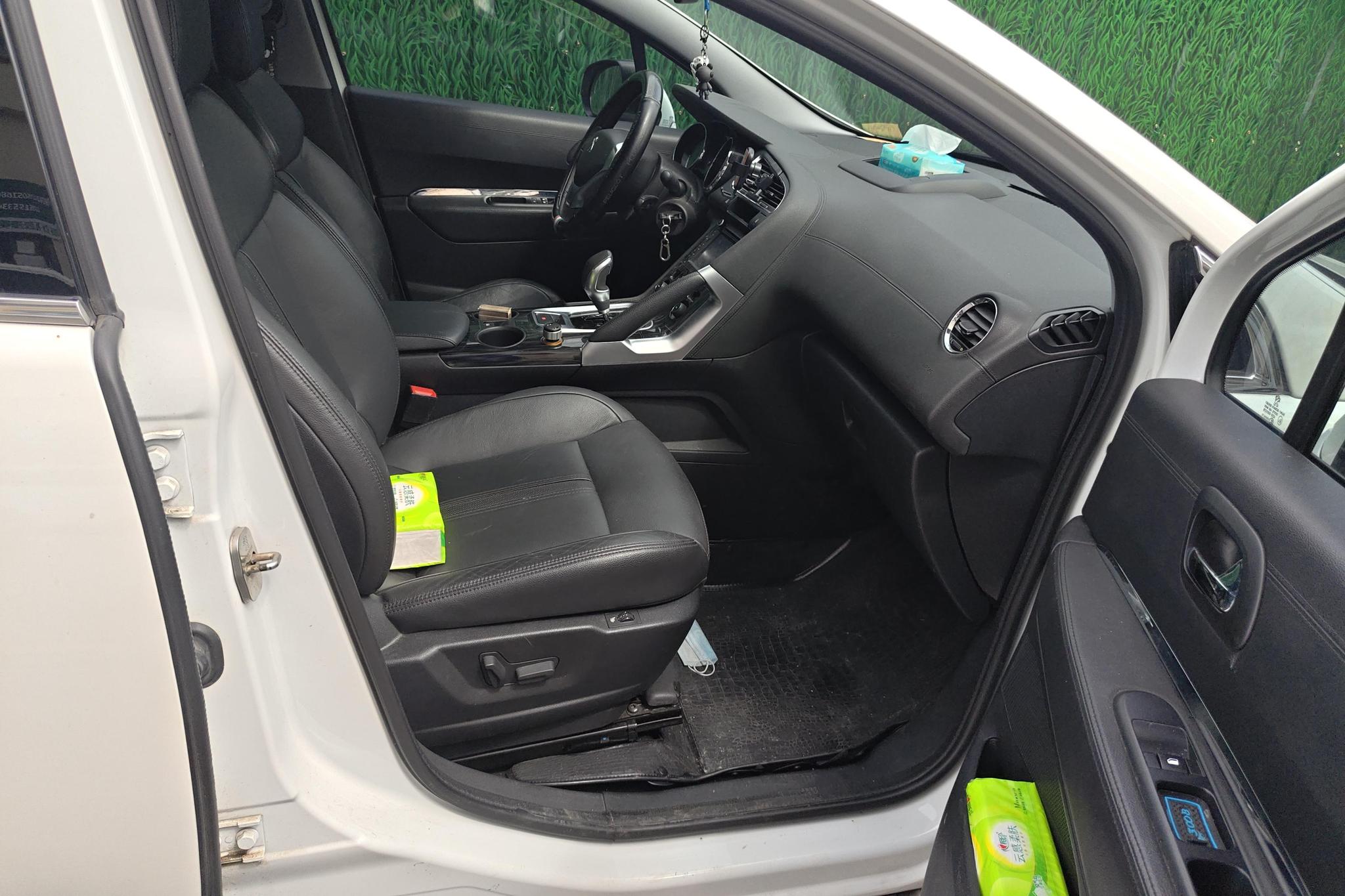 Peugeot 3008 2015 2.0L AT