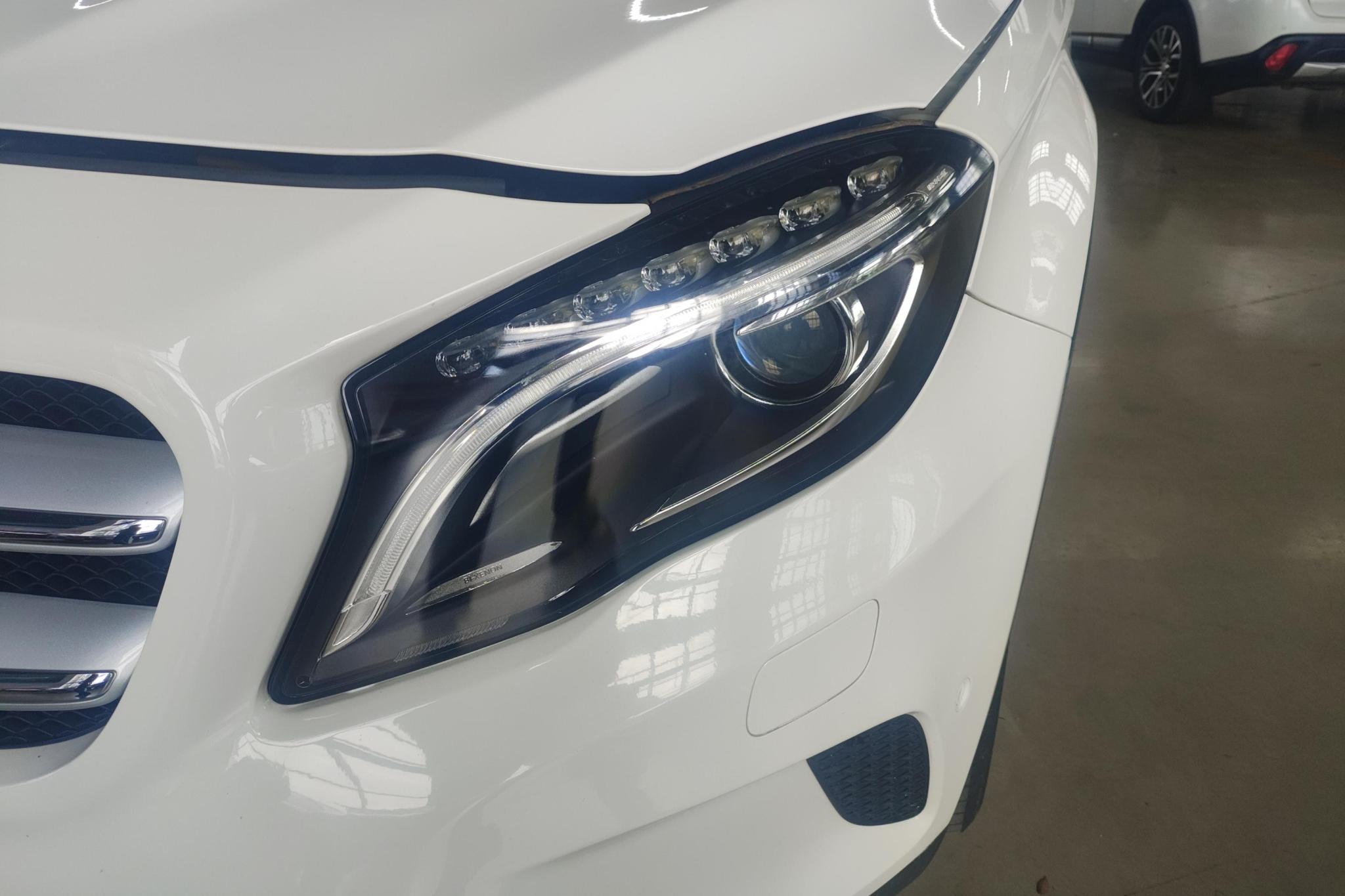 Mercedes-Benz GLA 2016 GLA 220 4MATIC Fashion