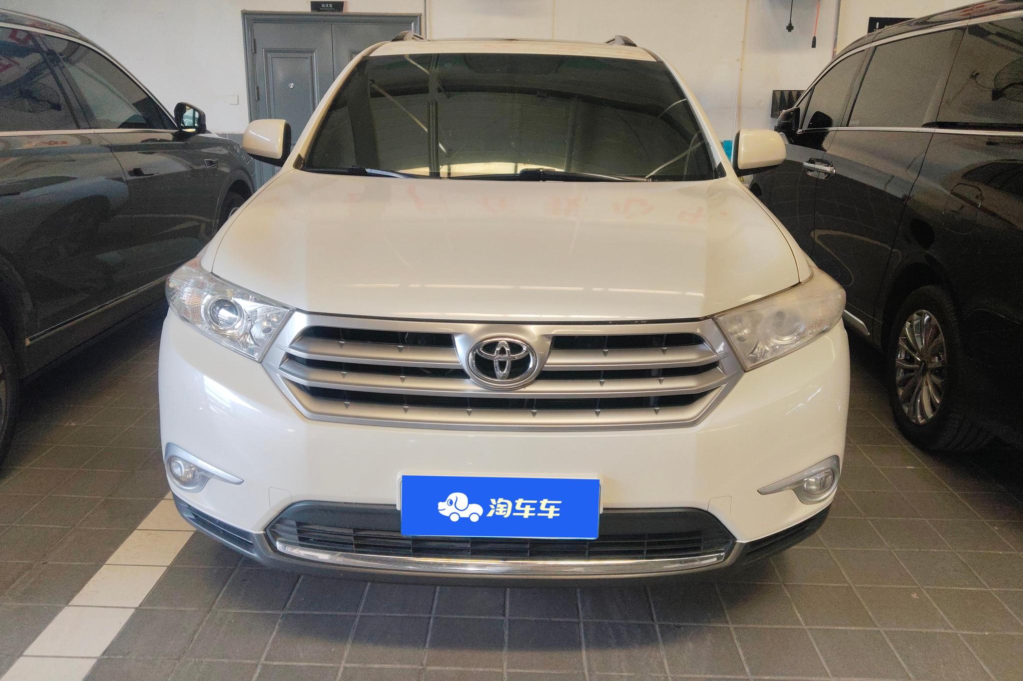 Toyota Highlander 2012 2.7L 7 мест Luxury