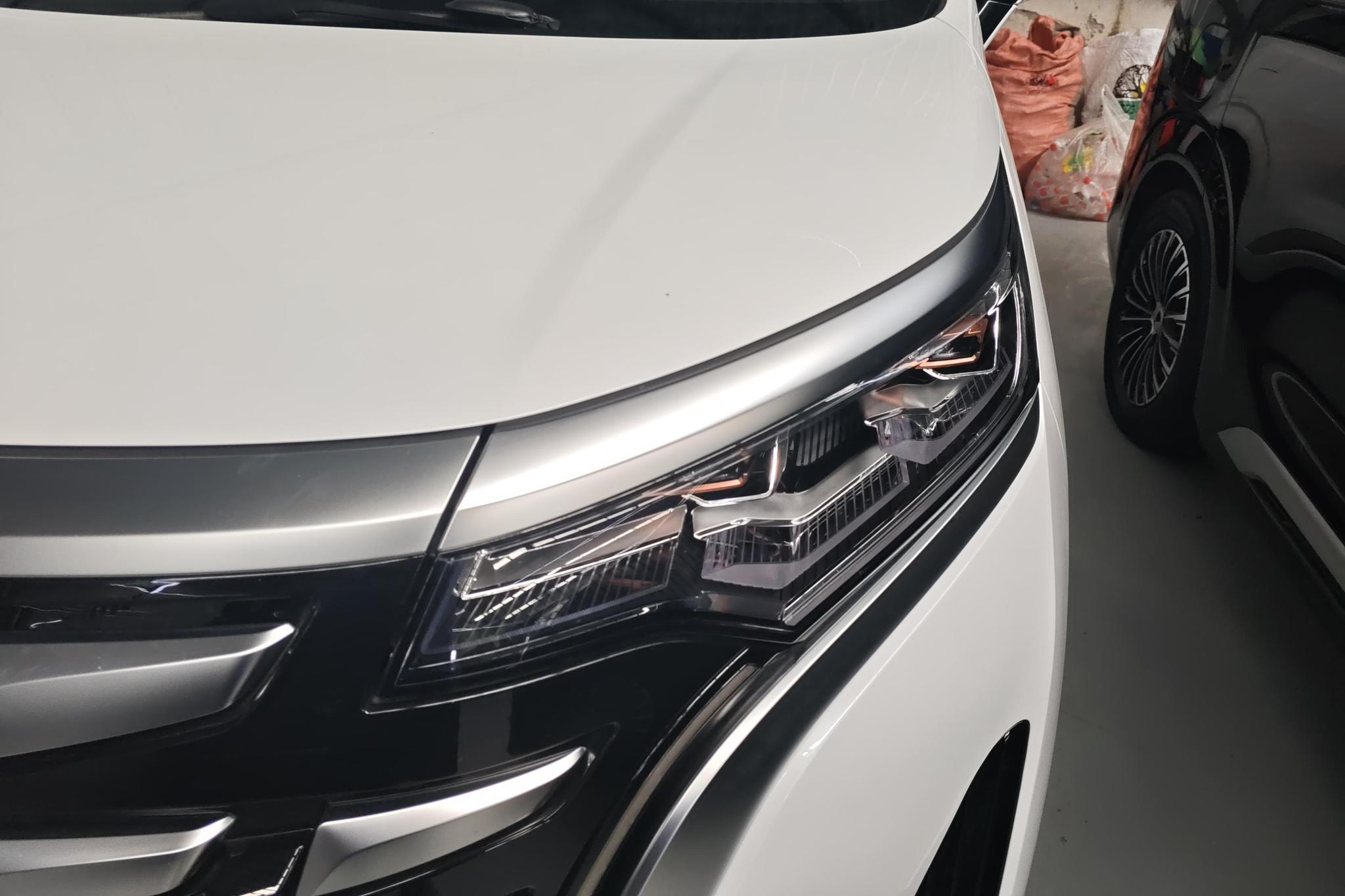 Denza D9 DM 2024 980 Luxury