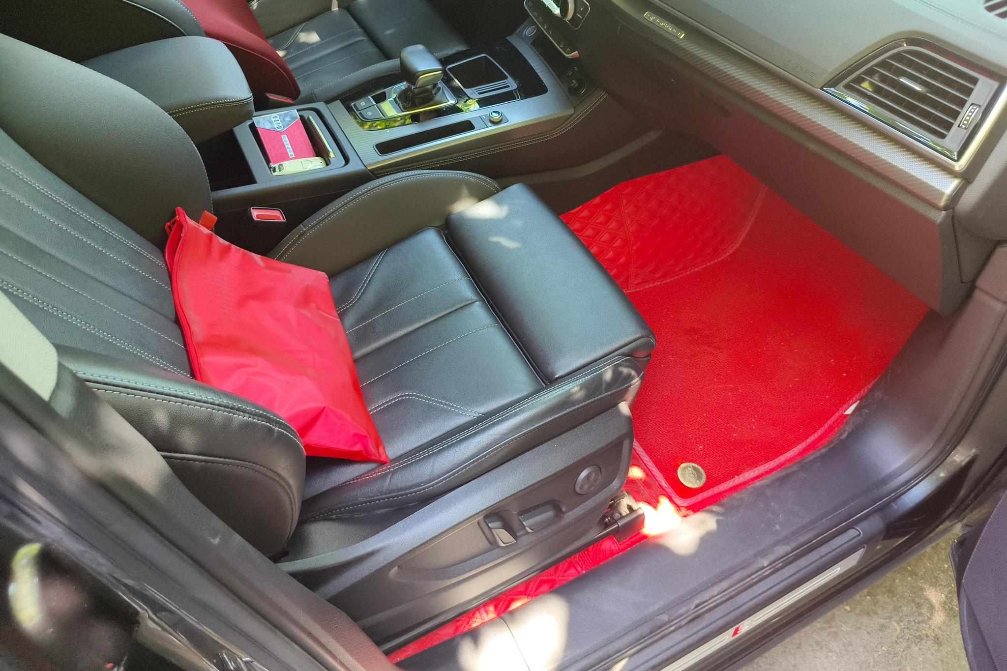 Audi Q5L id 4437614 из Китая 16
