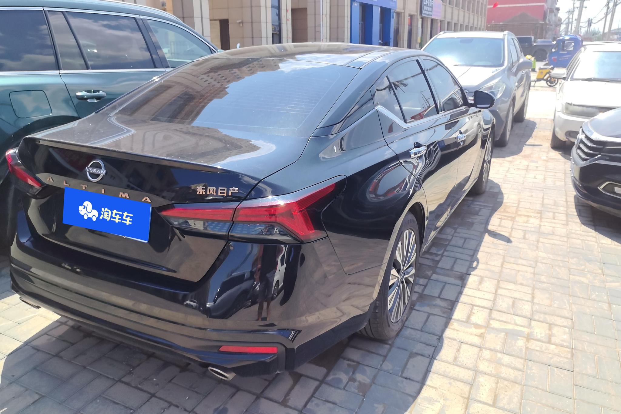 Nissan Altima 2024 2.0L SV Black Gold