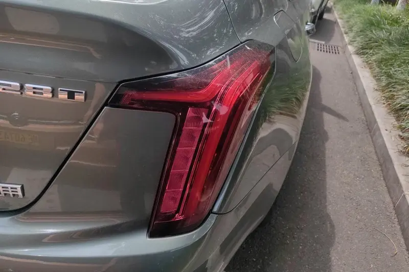 Cadillac CT5 — фото 5