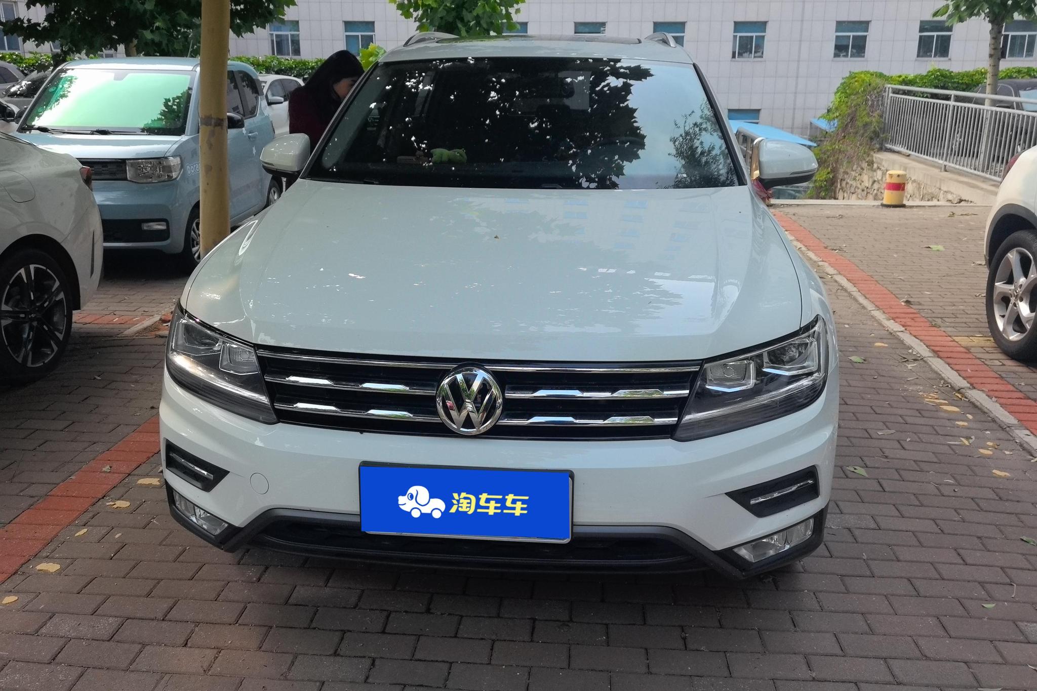 Volkswagen Tiguan L L 2020 330TSI AT Comfort V