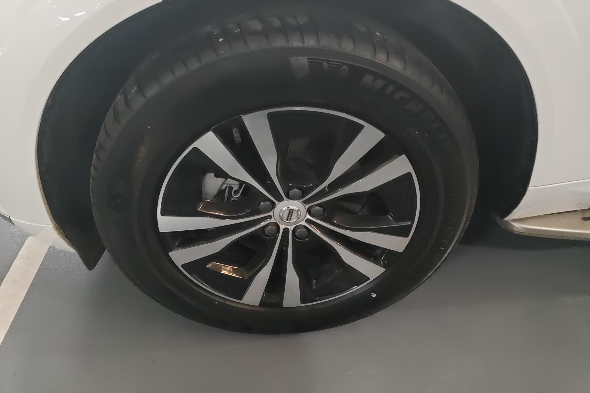 Volvo XC60 2022 B5 Luxury