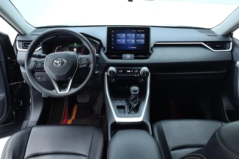 Toyota RAV4 — фото 9