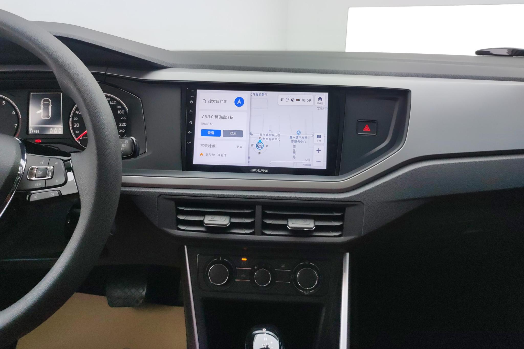 Volkswagen Polo id 4439520 из Китая 14