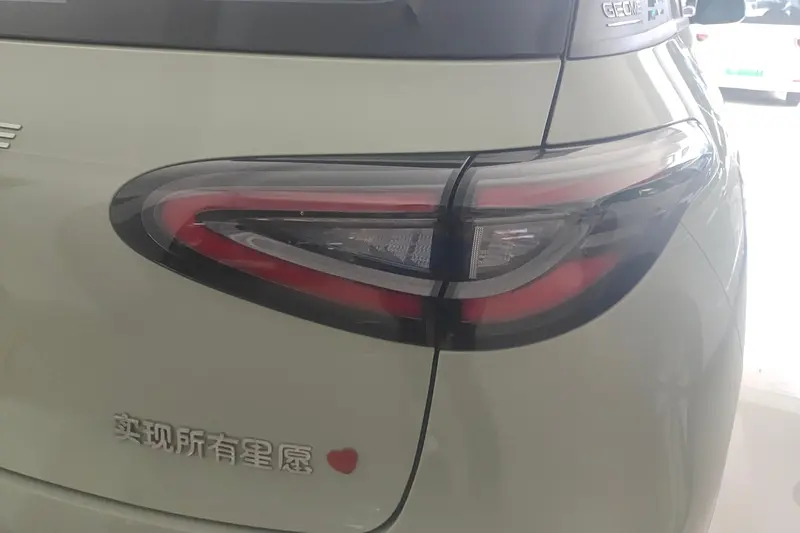 Geely Galaxy Starwish — фото 5