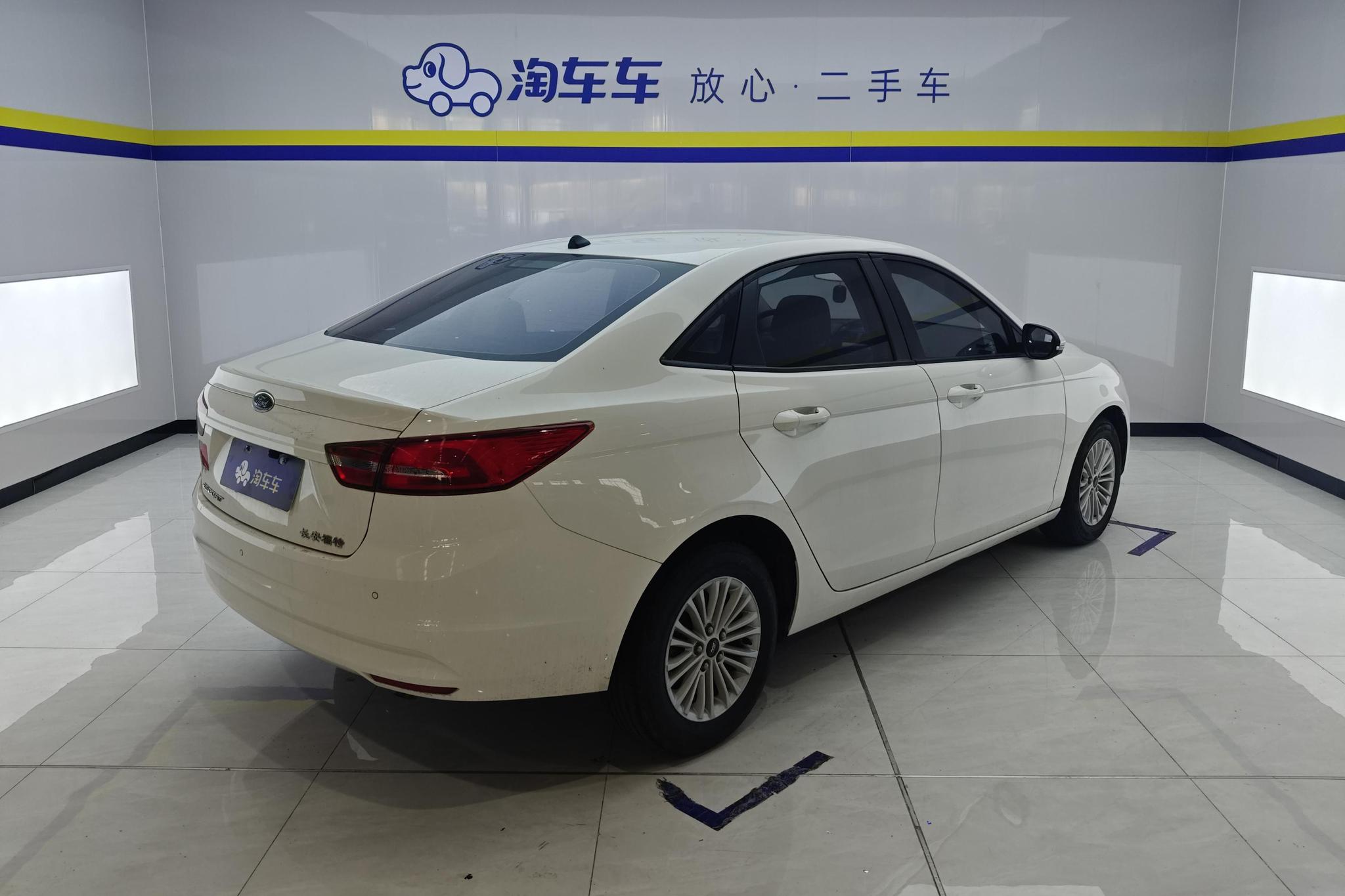 Ford Escort 2017 1.5L AT Comfort