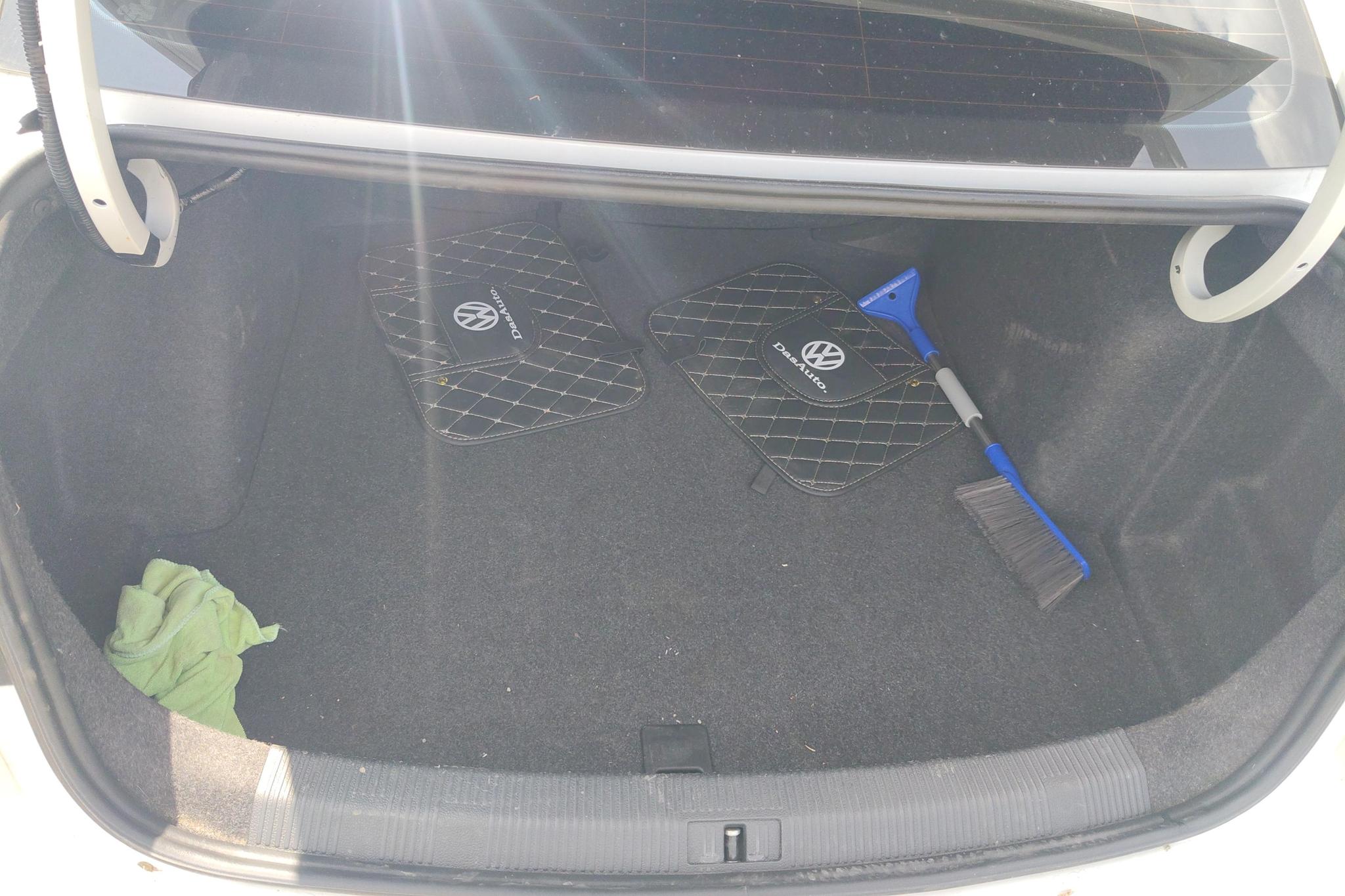 Volkswagen Bora id 4439423 из Китая 15