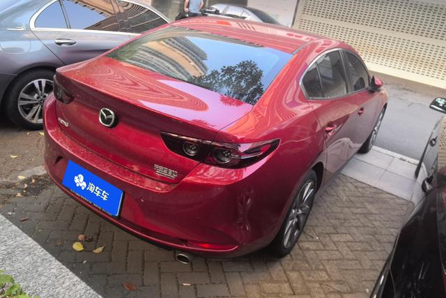 2021 Mazda 3 thumbnail 3