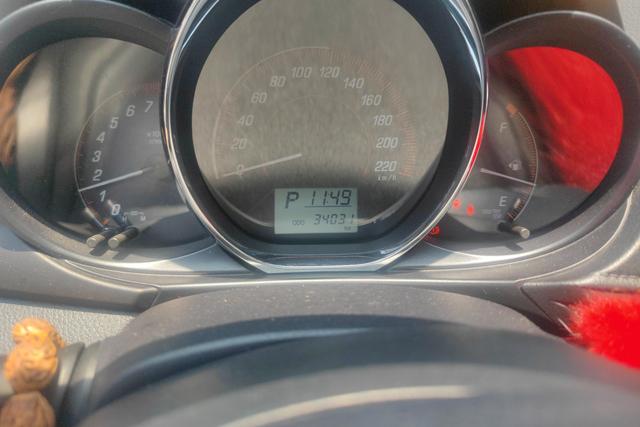 2021 Toyota Yaris L thumbnail 5
