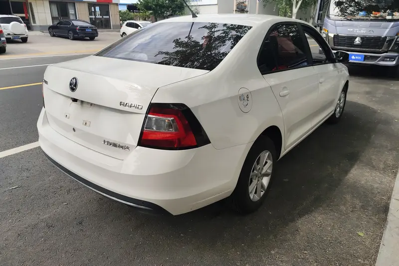 Skoda Rapid — фото 3