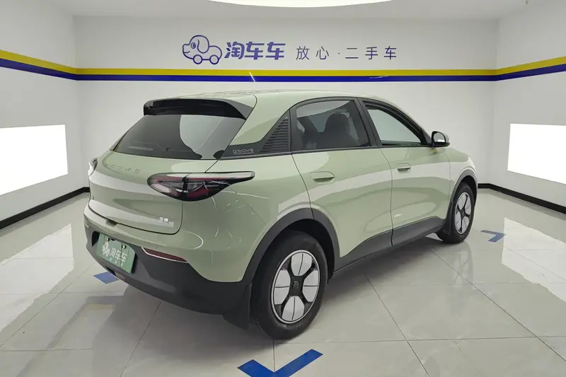 Geely Galaxy Starwish — фото 3