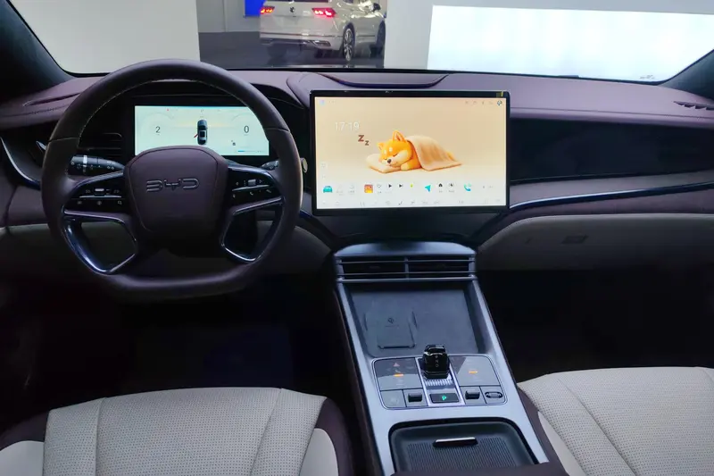 BYD Seal — фото 10