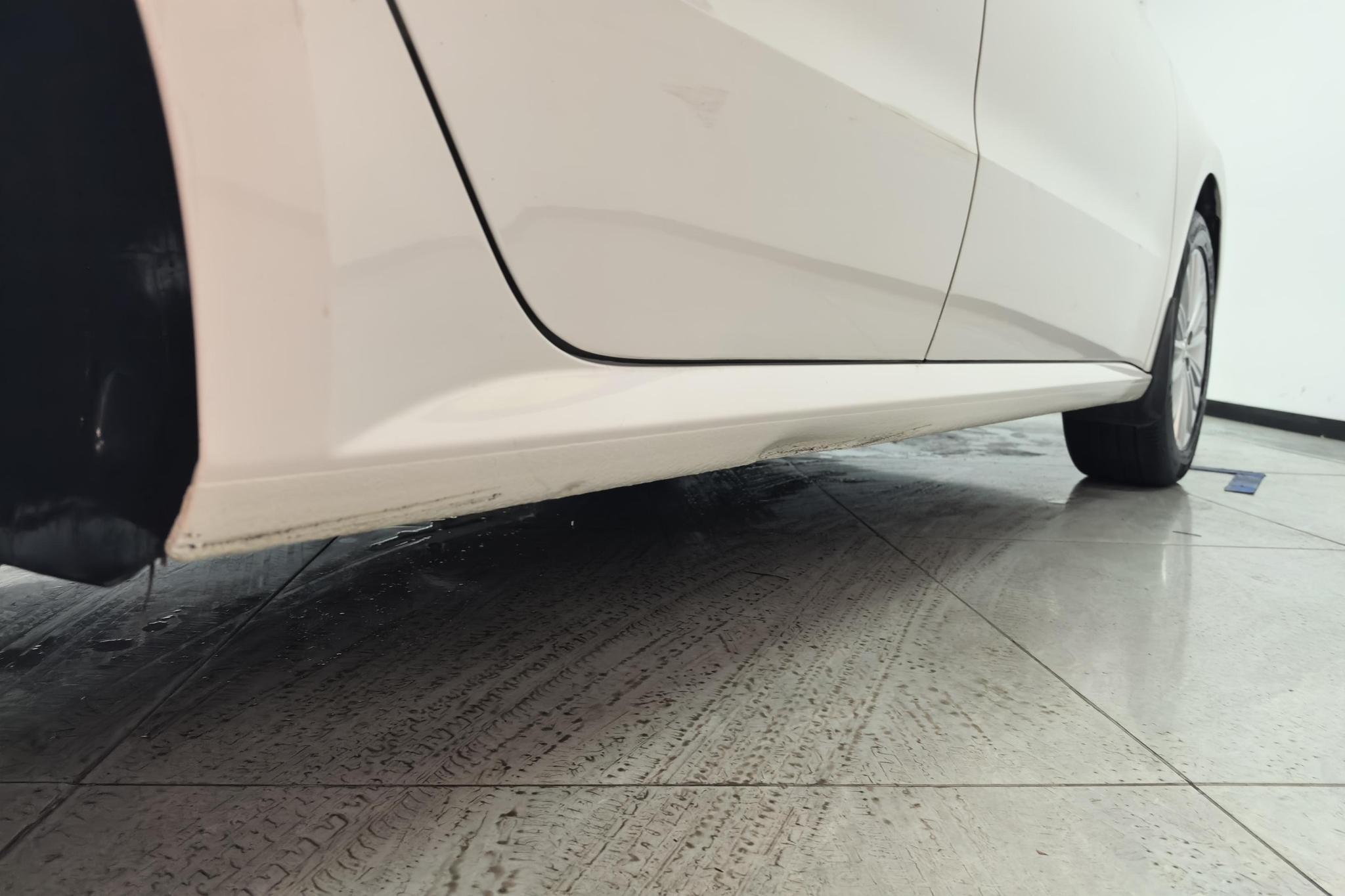 Volkswagen Gran Lavida 2013 1.6L AT Comfort