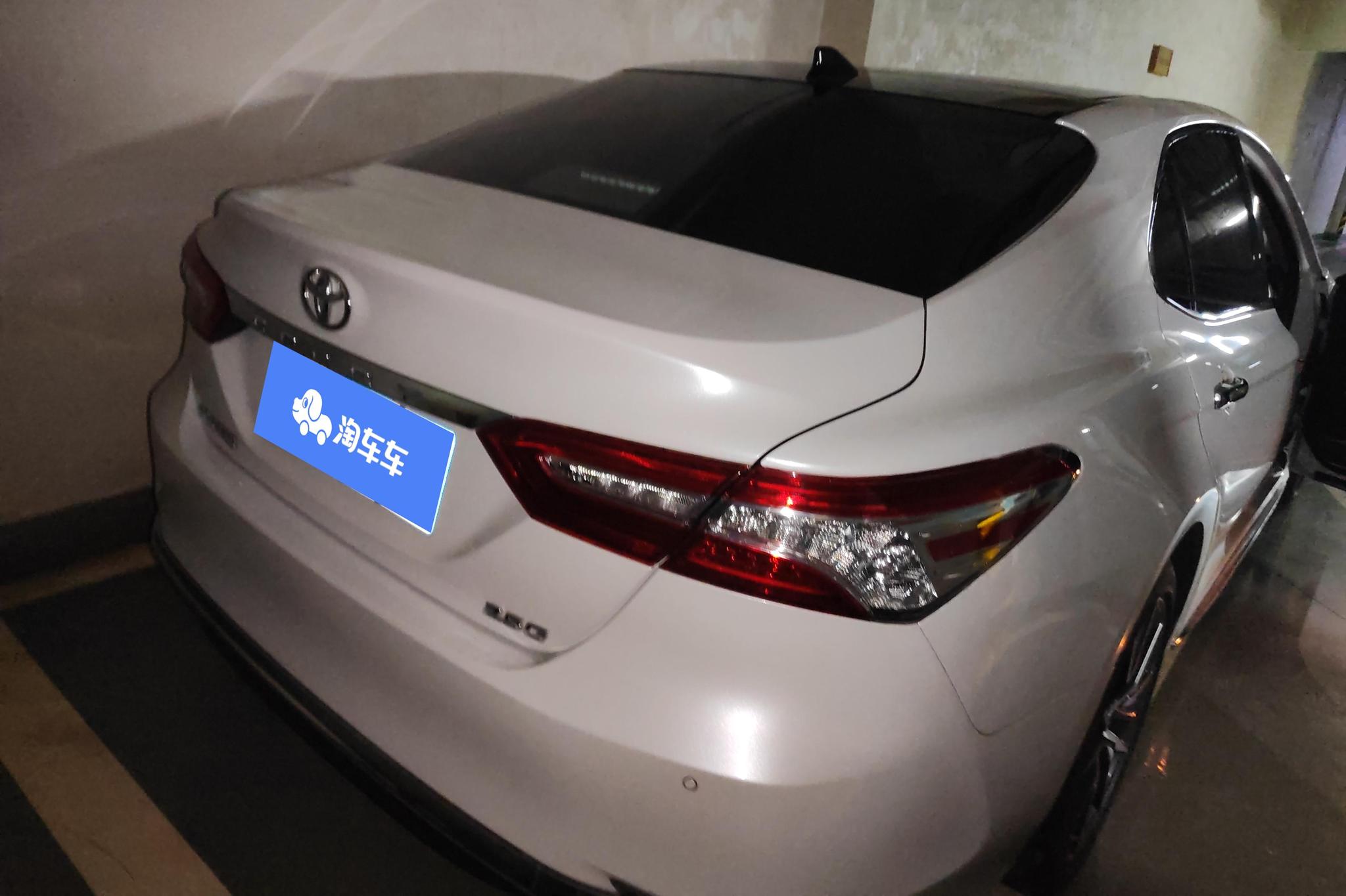 Toyota Camry id 4438004 из Китая 17