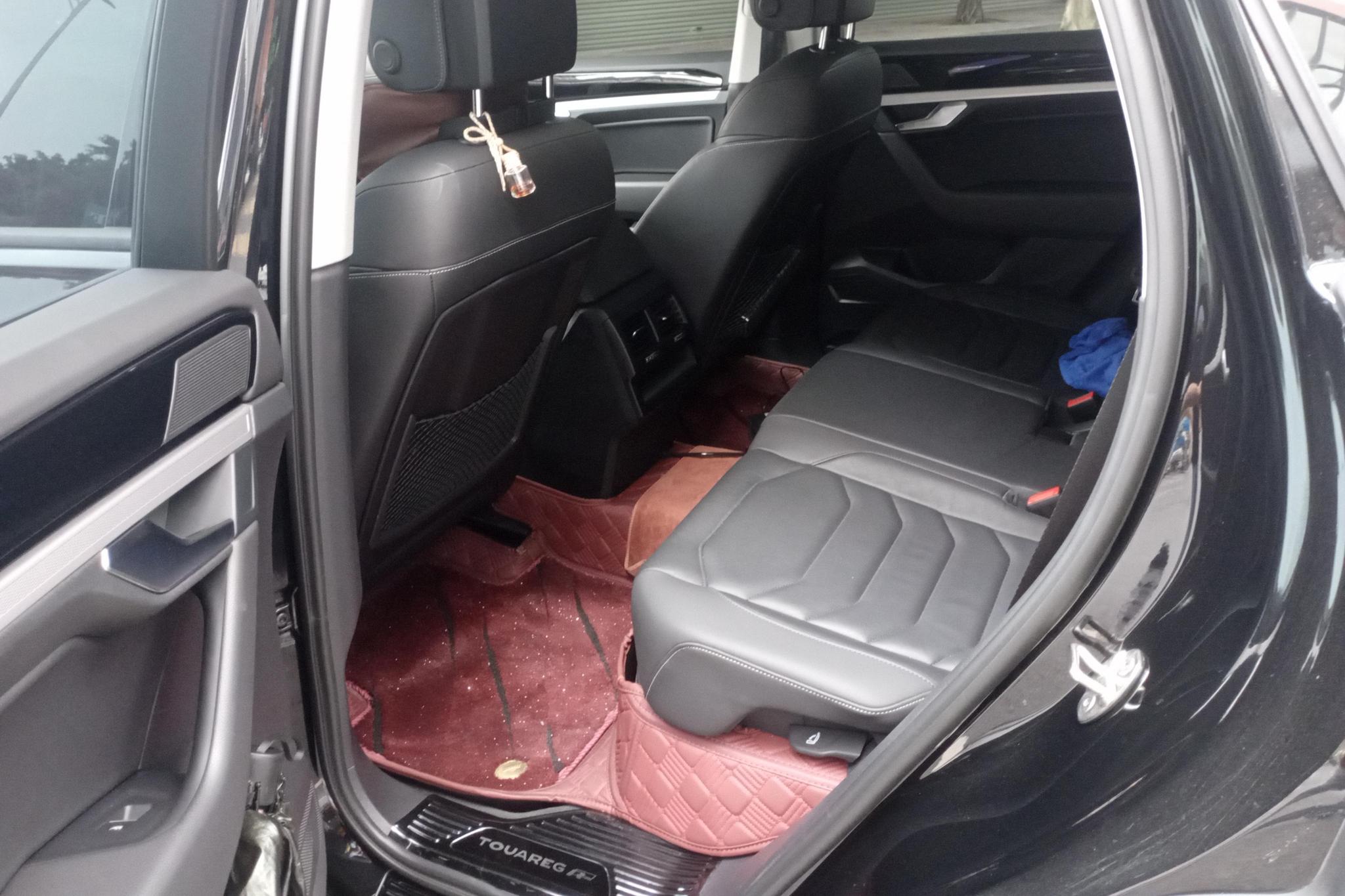 Volkswagen Touareg id 4451811 из Китая 14
