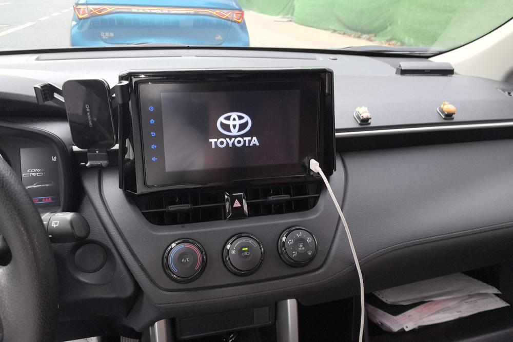 2022 Toyota Corolla Cross thumbnail 19