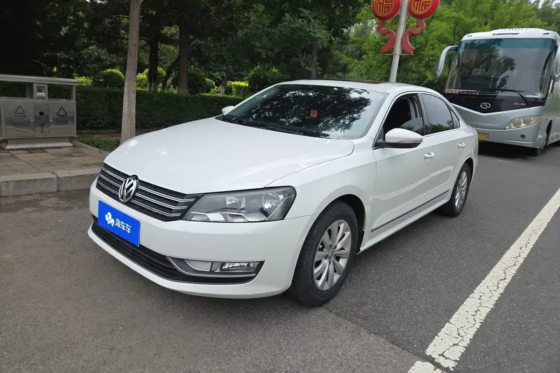 Volkswagen Passat — фото 1