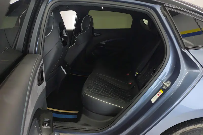 BYD Seal — фото 12