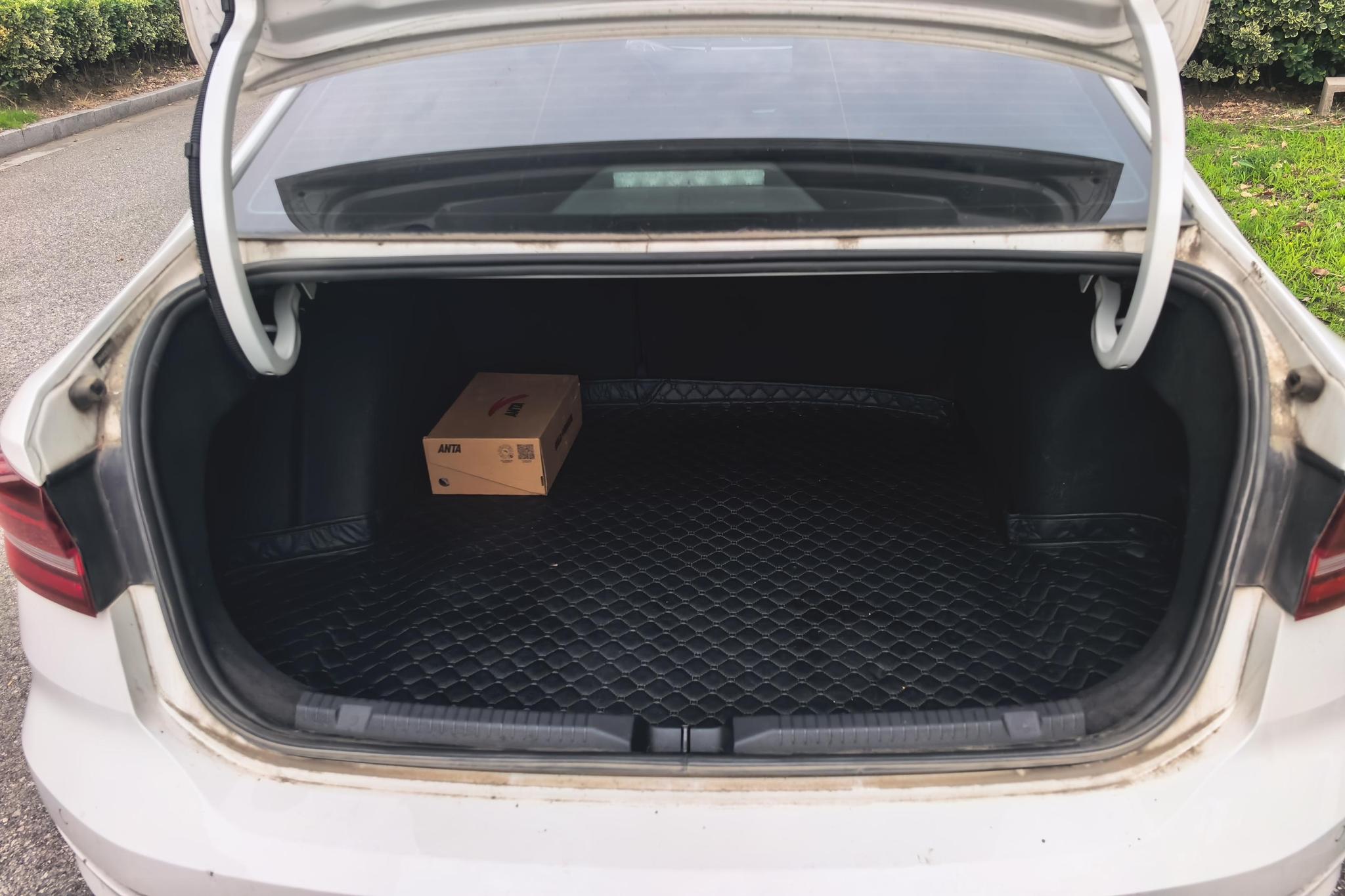 Volkswagen Lavida id 4473737 из Китая 15