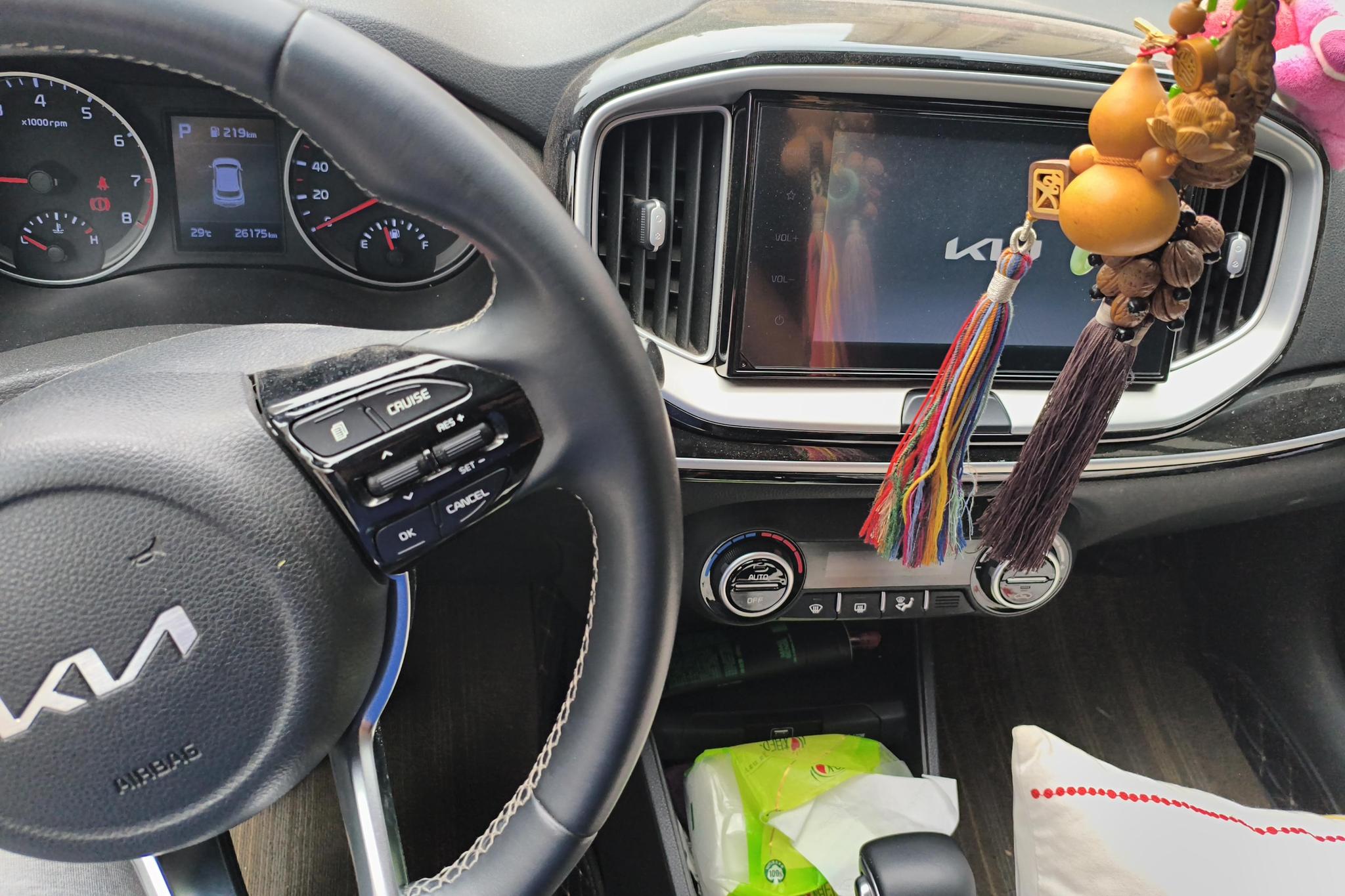 Kia Yi Ran id 4479457 из Китая 17