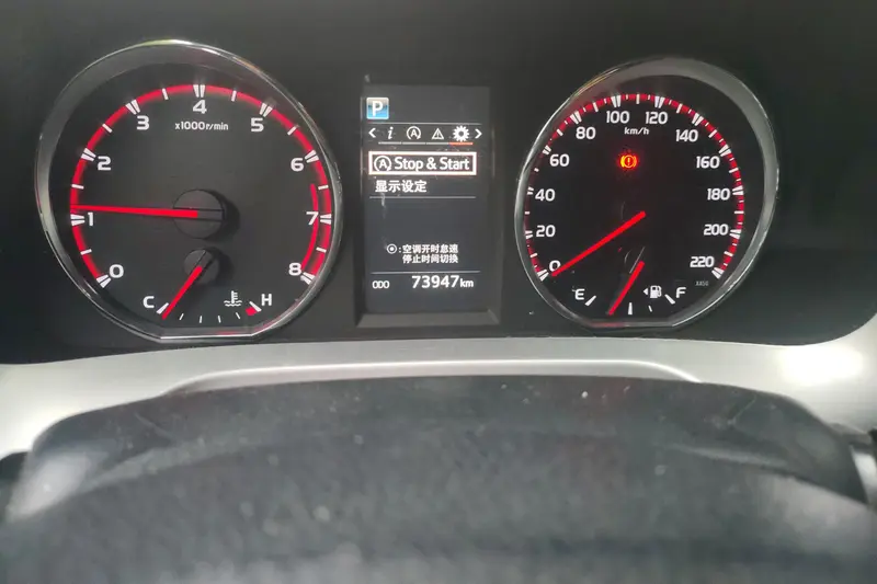 Toyota RAV4 — фото 11