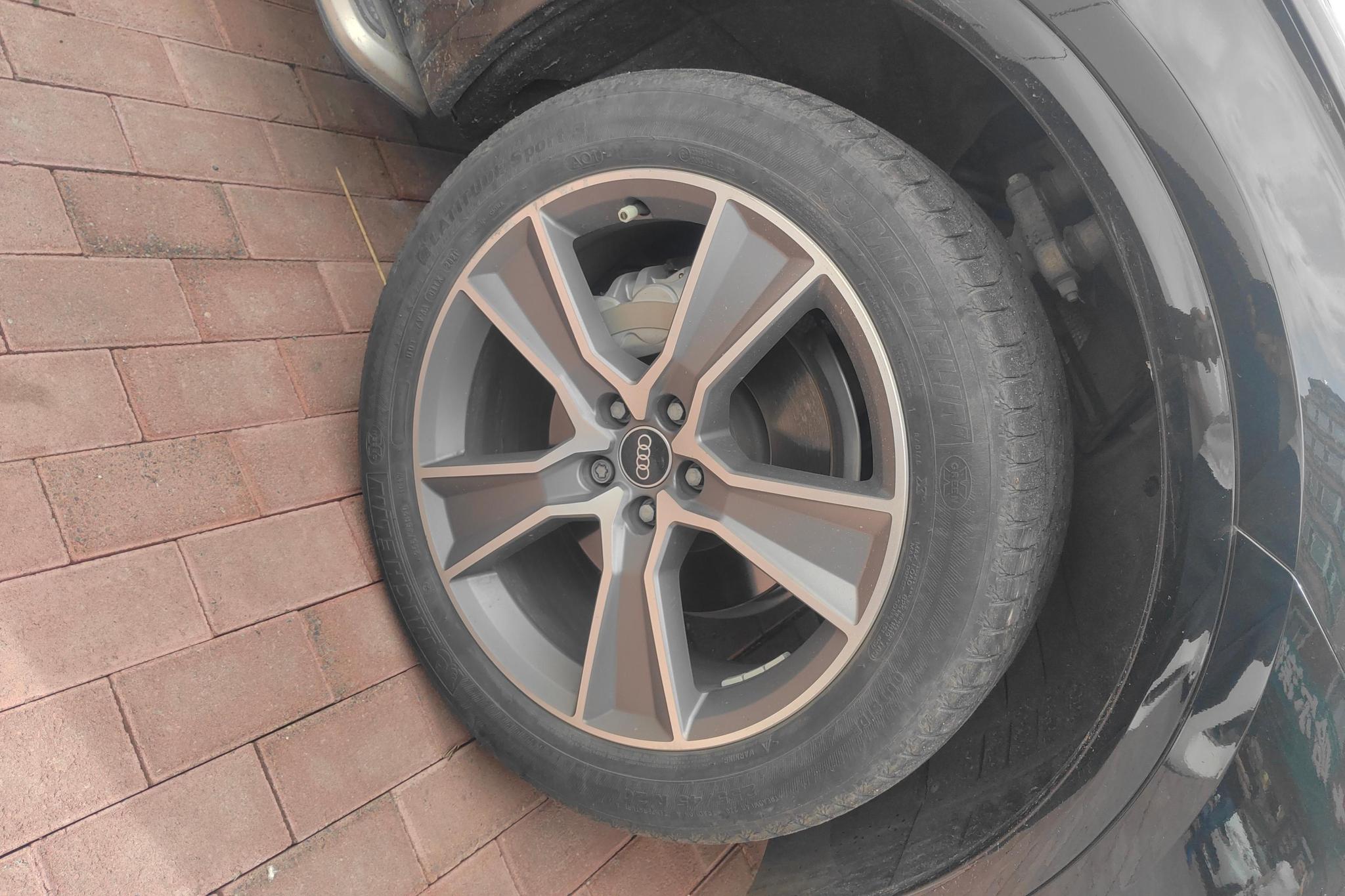 Audi Q5L id 4486900 из Китая 15