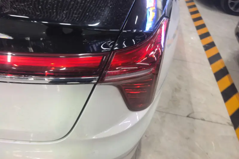 Hongqi H5 — фото 4