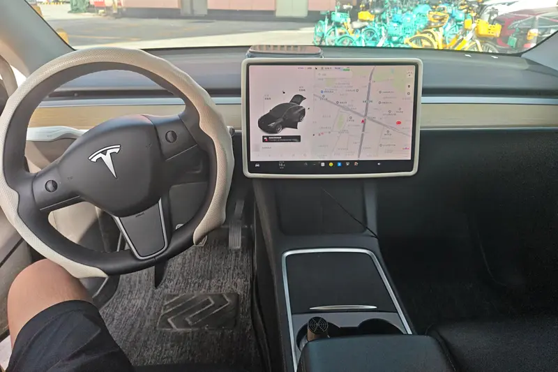 Tesla Model Y — фото 7