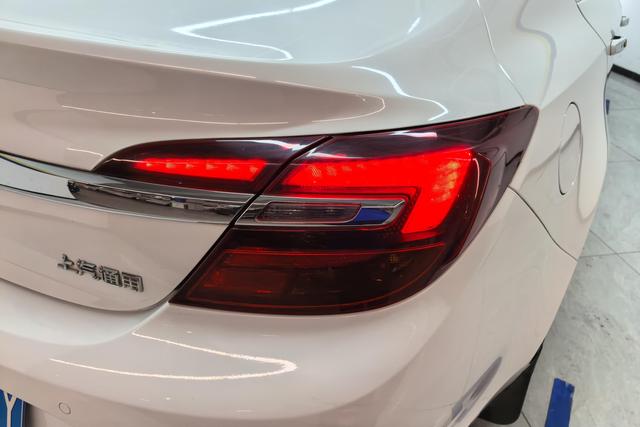 Buick Regal 2015 — фото 11