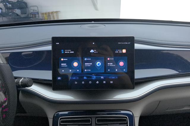 BYD QIN PLUS Hybrid 2021 — фото 12