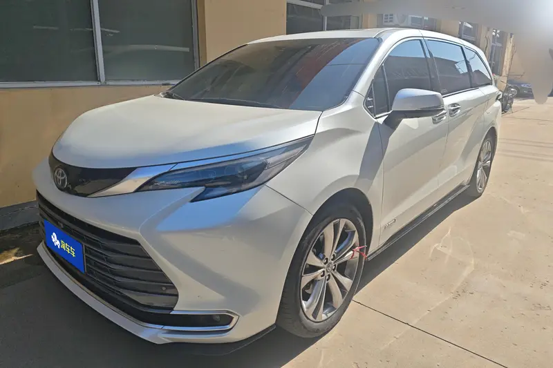 Toyota Sienna 2.5 L Premium