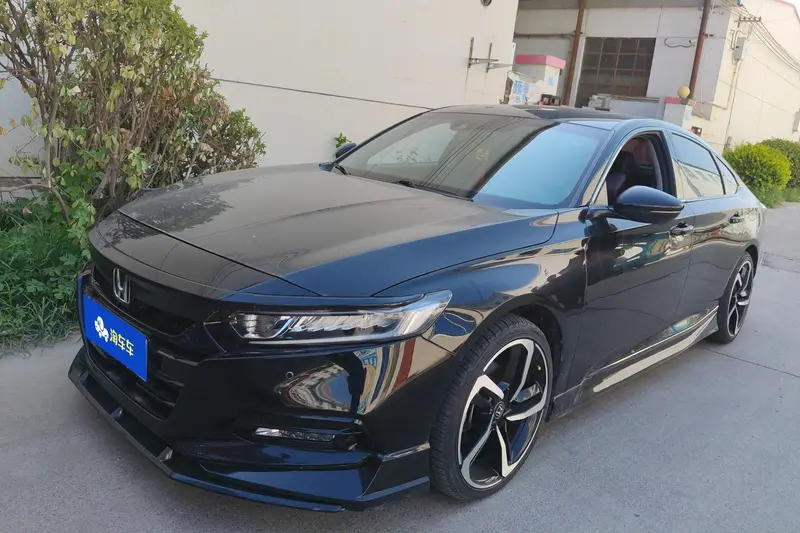 Honda Accord — фото 1