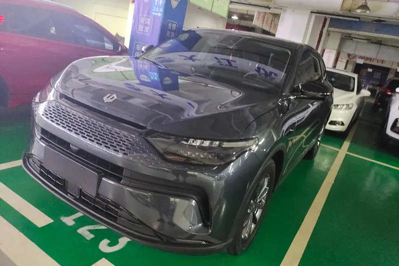 Leapmotor C11